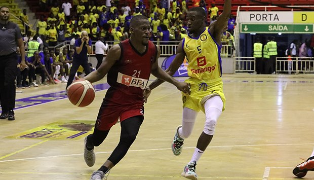 Petro de Luanda apura-se para as meias-finais da Liga Africana de  basquetebol - Basquetebol - SAPO Desporto