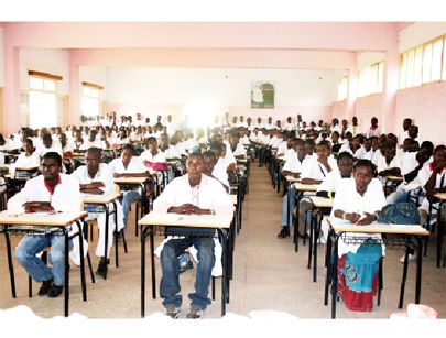 Jornal de Angola - Notícias - Figura de monitor incentiva os melhores  estudantes