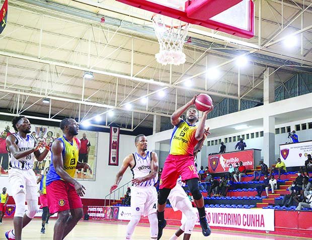Angola Basketball (Basquetebol em Angola) on X: O Petro de Luanda venceu  esta sexta-feira, no pavilhão da cidadela, a Supertaça em Basquetebol ao  derrotar o 1º de Agosto por 98-90. #Angola #Basketball #