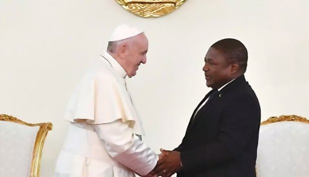 Jornal de Angola - Notícias - Deslocados de Cabo Delgado recebem apoio do Papa  Francisco